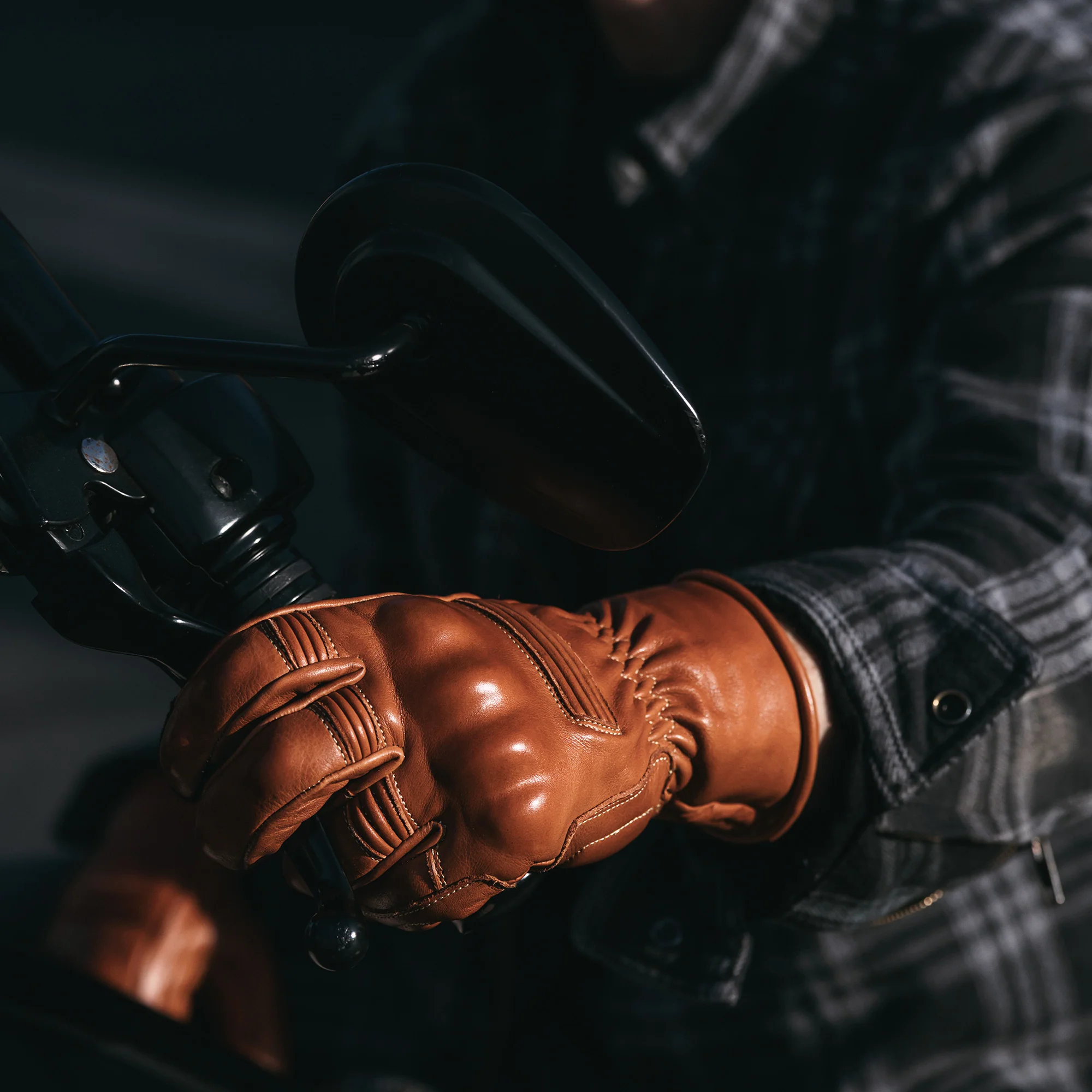 Full Gauntlet Motorcycle Gloves • Golden - Image 3