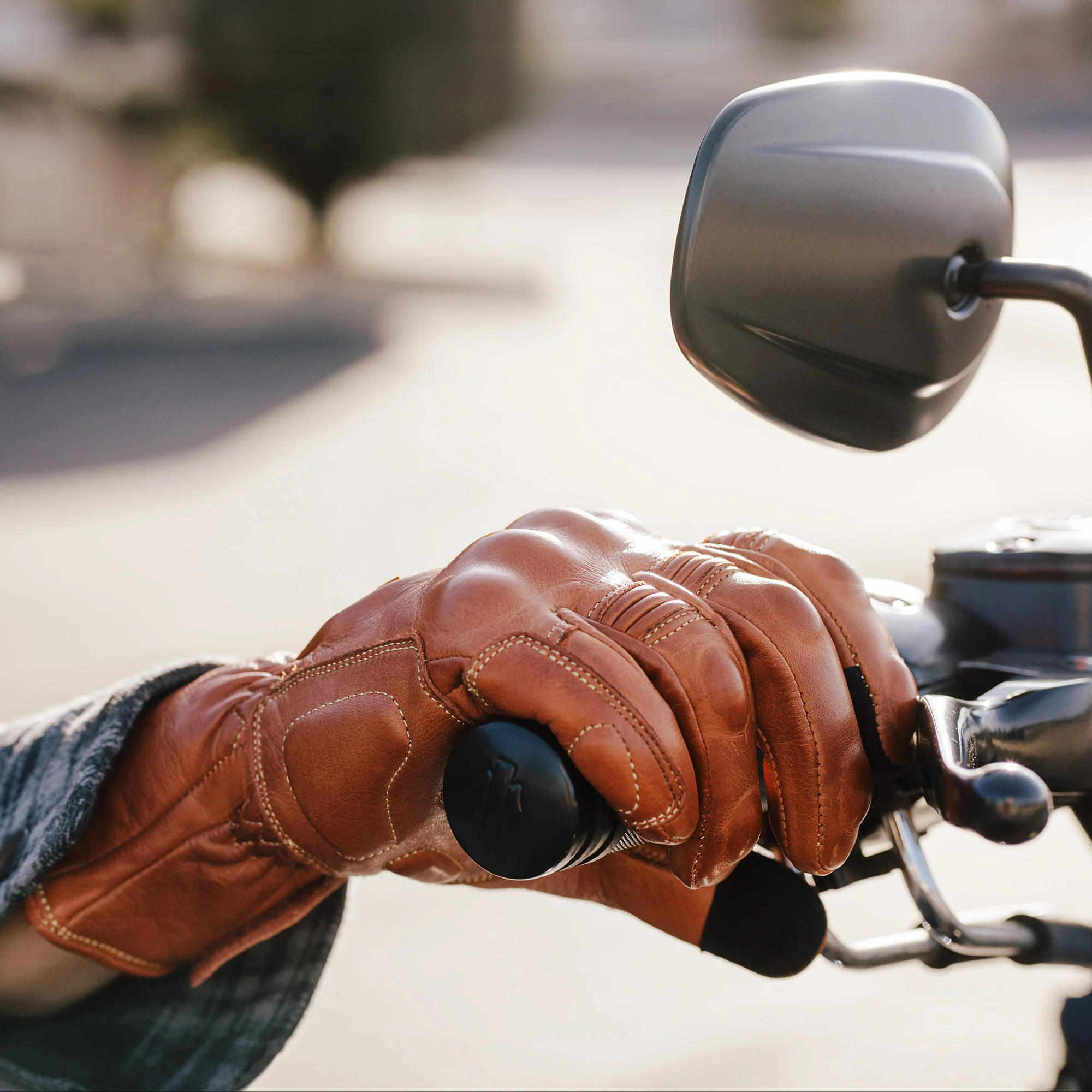 Full Gauntlet Motorcycle Gloves • Golden - Image 4