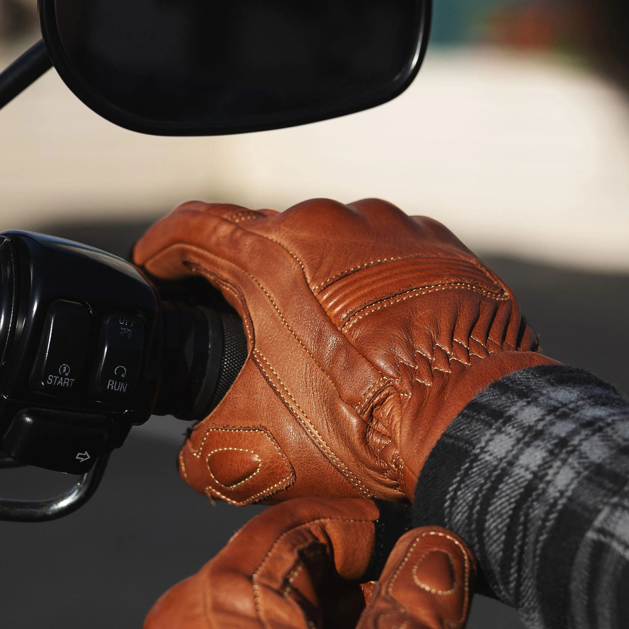 Full Gauntlet Motorcycle Gloves • Golden - Image 5