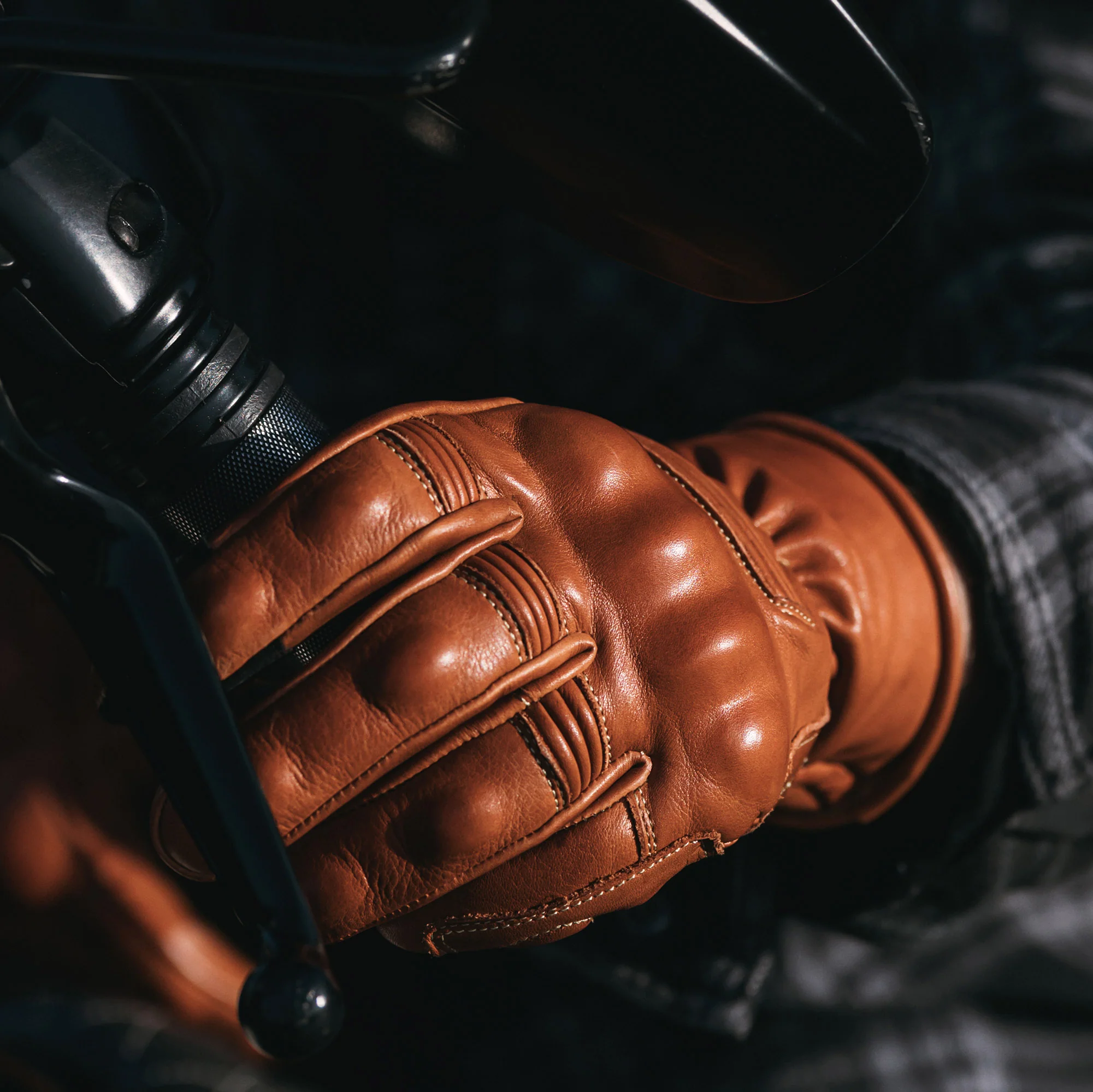 Full Gauntlet Motorcycle Gloves • Golden - Image 6