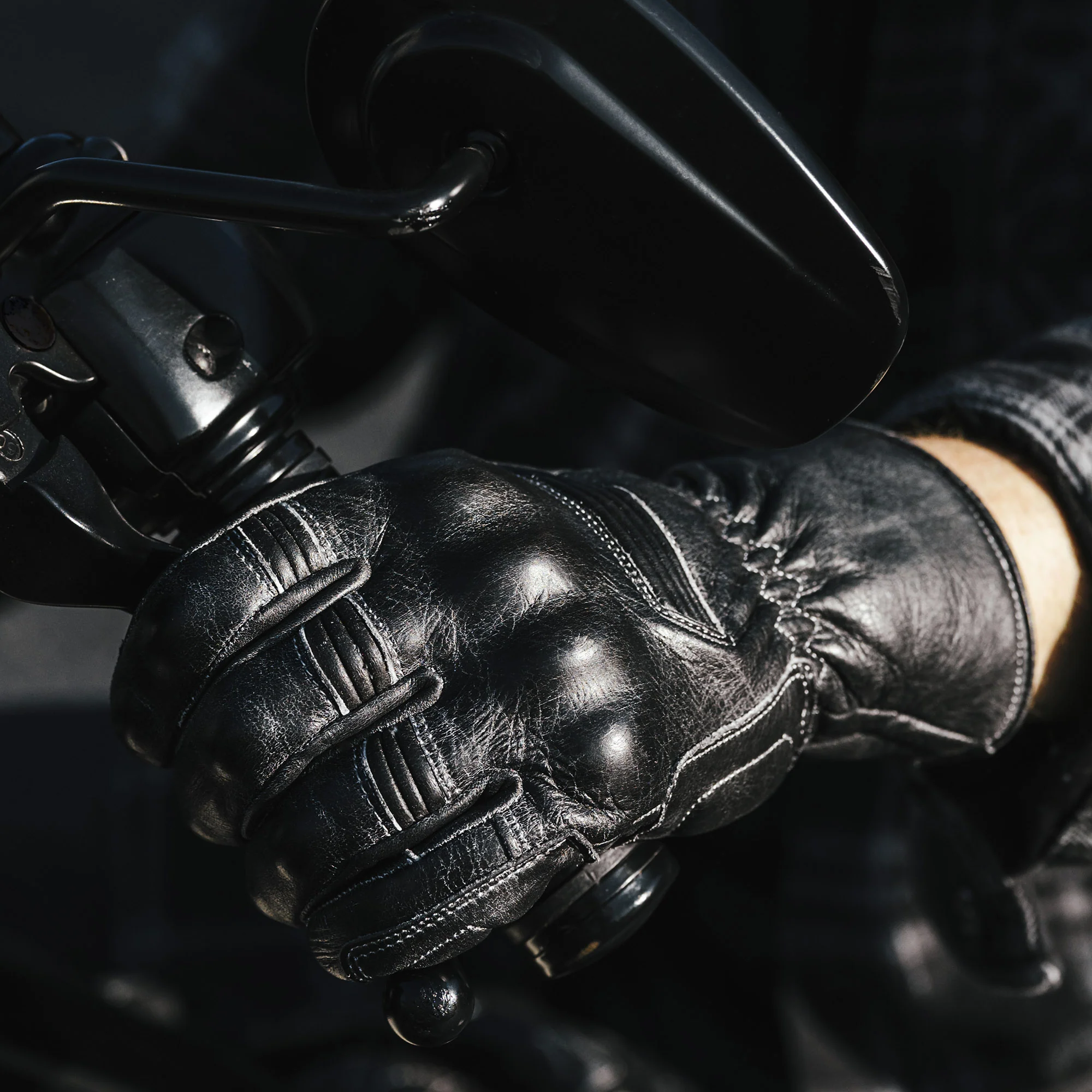Full Gauntlet Motorcycle Gloves • Black - Image 4