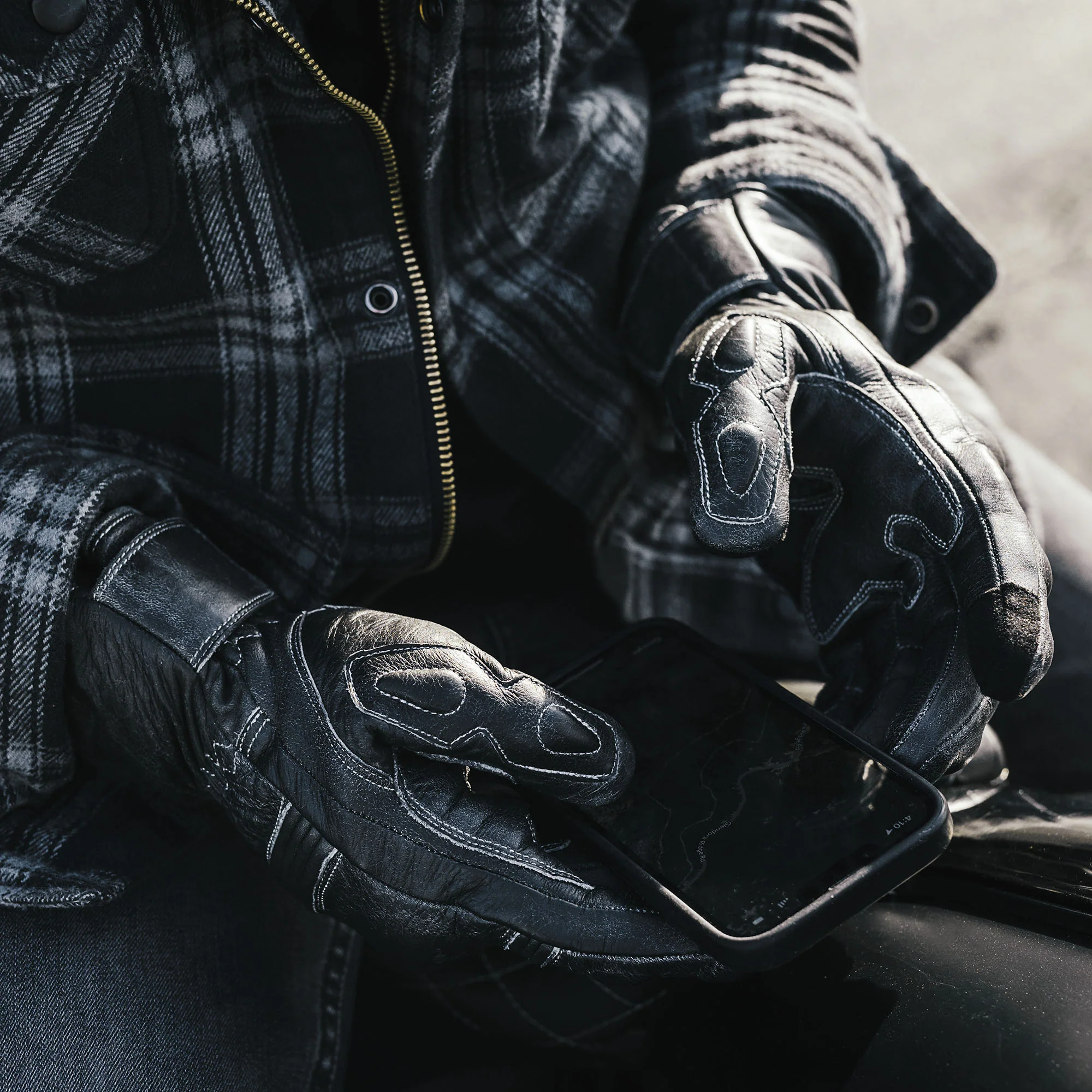 Full Gauntlet Motorcycle Gloves • Black - Image 6