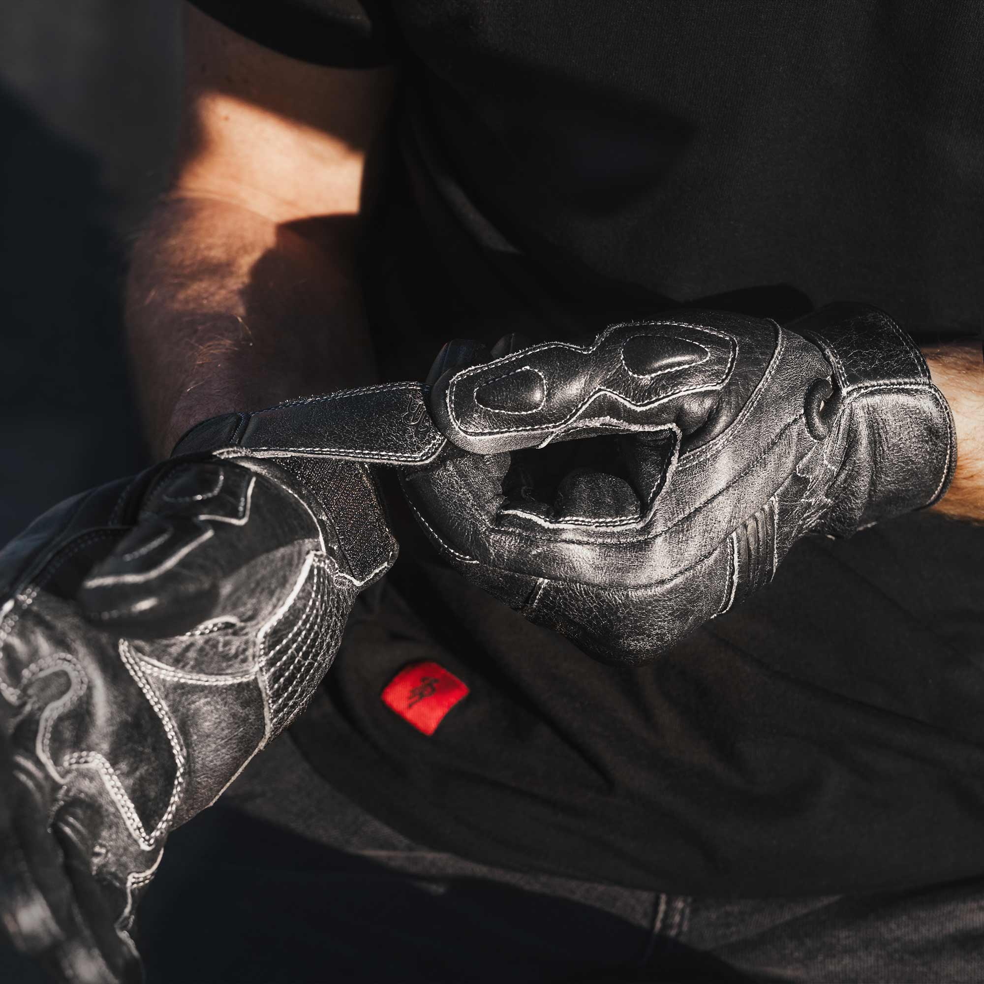 Weathered Black - Motorcycle Gloves - Image 4